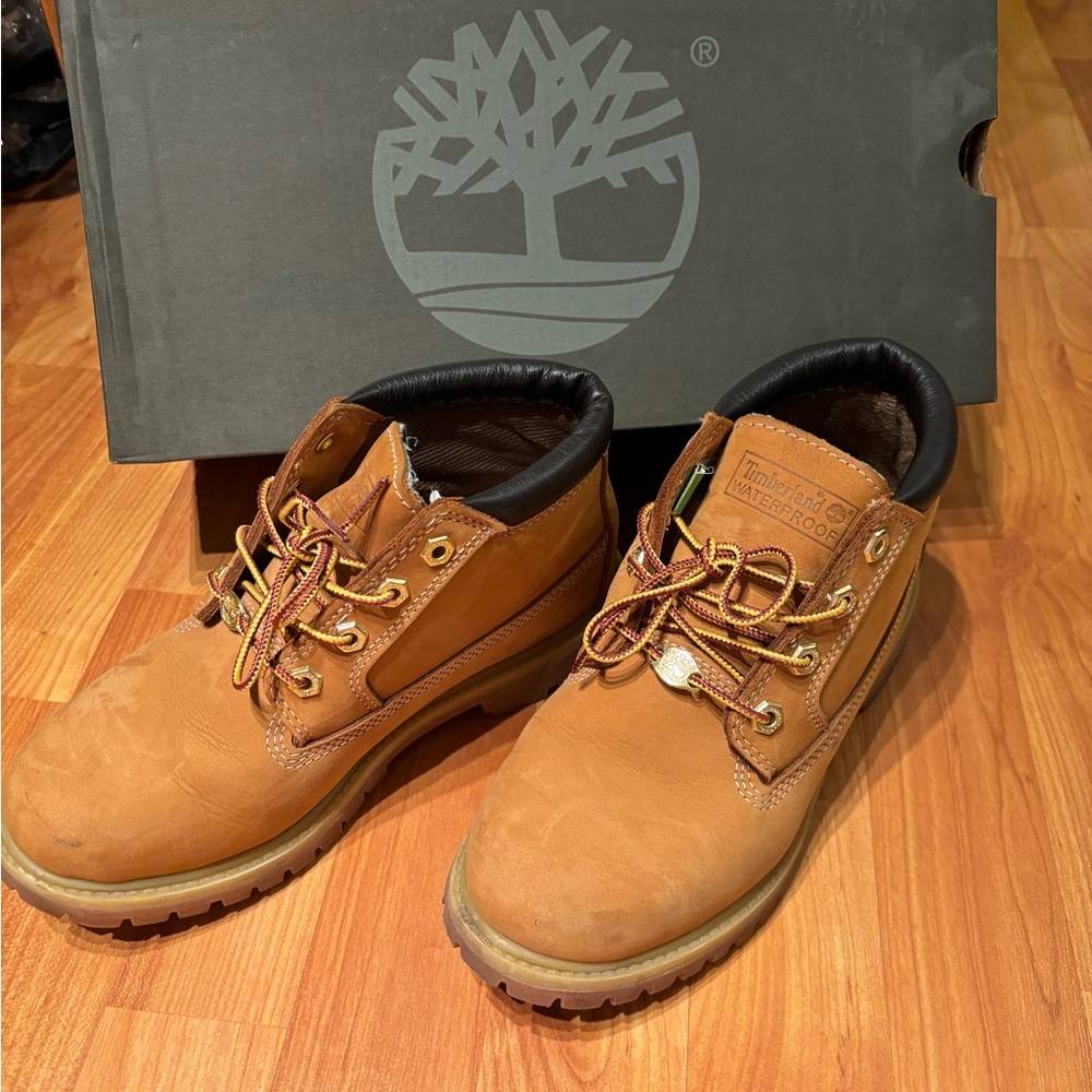 Women’s Timberland boots (color: wheat)